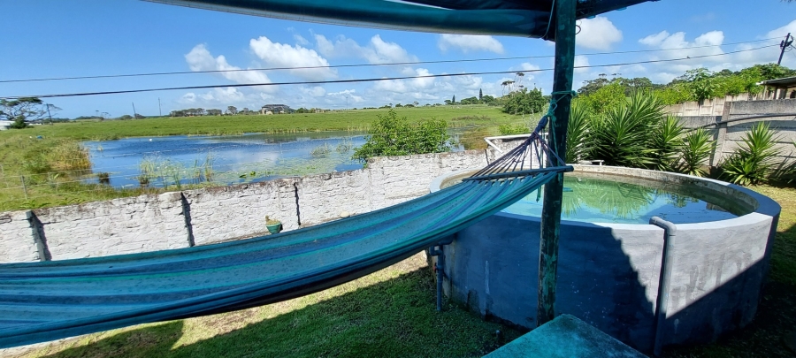 5 Bedroom Property for Sale in Sunrise On Sea Eastern Cape